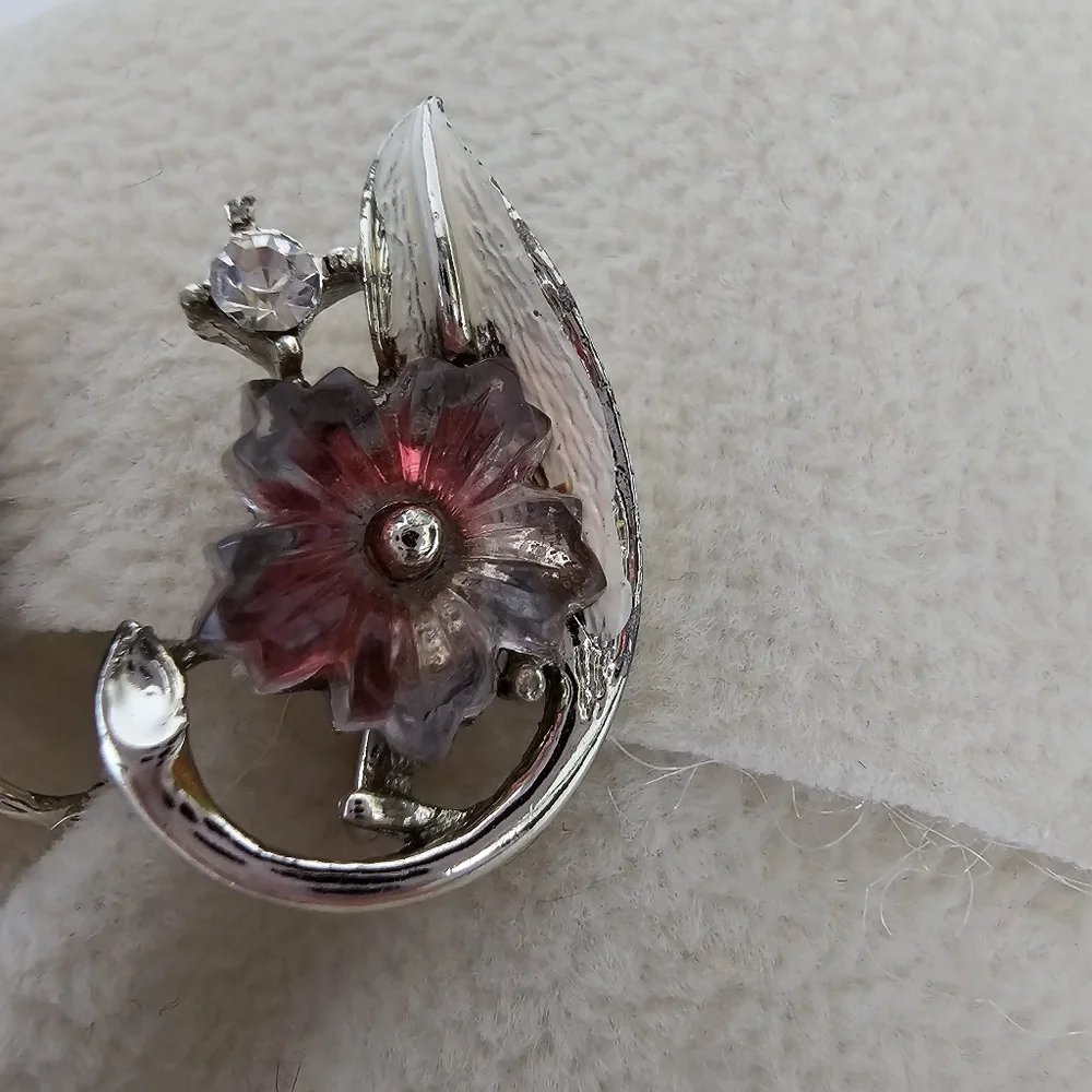 Vintage Signed Coro Pink Sugar Flower Screw-Back Earrings - 1940s/50s